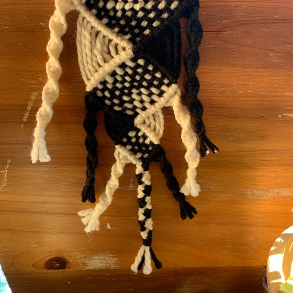 yin yang paintbrush macrame - Picture 5 of 11